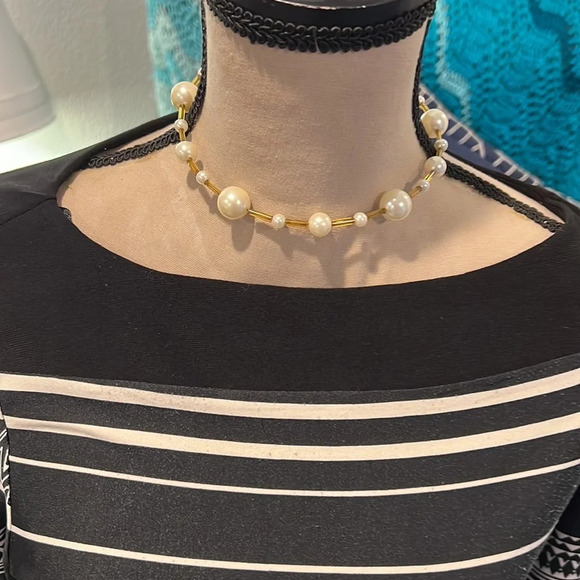 Black, white and fuchsia size m - Picture 3 of 4